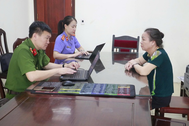 Phá đường dây buôn bán hàng trăm nghìn dầu gội, kem đánh răng,..giả các thương hiệu nổi tiếng- Ảnh 3. Phá đường dây buôn bán hàng trăm nghìn dầu gội, kem đánh răng,..giả các thương hiệu nổi tiếng- Ảnh 3.