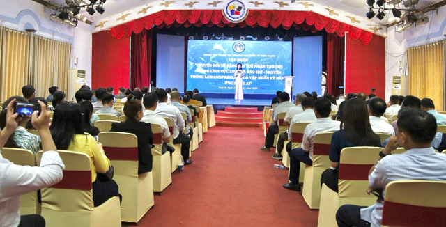Tập huấn chuyển đổi số ứng dụng AI trong nền tảng Luật và Báo chí- Ảnh 2. Tập huấn chuyển đổi số ứng dụng AI trong nền tảng Luật và Báo chí- Ảnh 2.