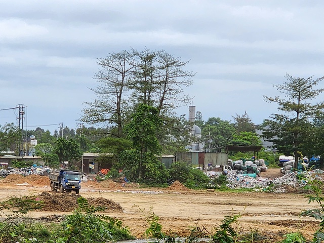 Đà Nẵng: Khởi tố vụ án chôn lấp 162 tấn chất thải rắn tại dự án Nhà máy điện rác Khánh Sơn- Ảnh 1. Đà Nẵng: Khởi tố vụ án chôn lấp 162 tấn chất thải rắn tại dự án Nhà máy điện rác Khánh Sơn- Ảnh 1.