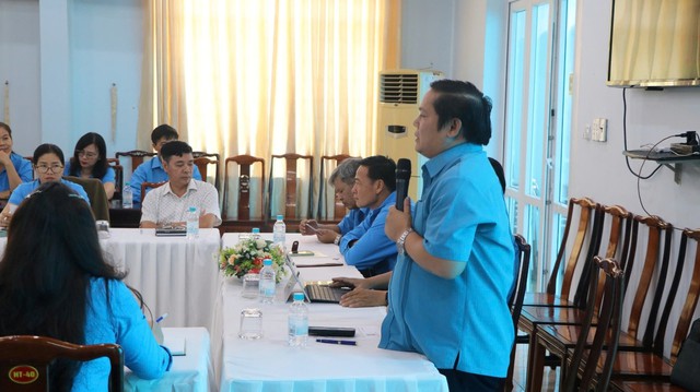Phát huy vai trò của tổ chức Công đoàn trong việc góp ý sửa đổi, bổ sung Hiến pháp năm 2013- Ảnh 3. Phát huy vai trò của tổ chức Công đoàn trong việc góp ý sửa đổi, bổ sung Hiến pháp năm 2013- Ảnh 3.