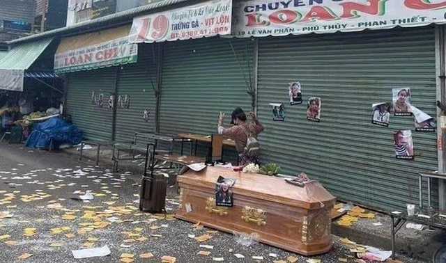 Truy tố nhóm người mang quan tài đòi nợ chủ hụi- Ảnh 2. Truy tố nhóm người mang quan tài đòi nợ chủ hụi- Ảnh 2.