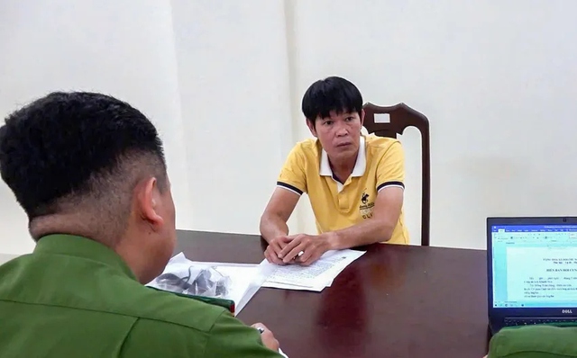 Khởi tố, bắt tạm giam 2 cựu HLV vì 'ăn chặn' tiền của cầu thủ- Ảnh 1. Khởi tố, bắt tạm giam 2 cựu HLV vì 'ăn chặn' tiền của cầu thủ- Ảnh 1.