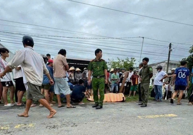 Công an thông tin vụ 2 thanh niên đi xe máy tử vong do bị giật điện- Ảnh 1. Công an thông tin vụ 2 thanh niên đi xe máy tử vong do bị giật điện- Ảnh 1.