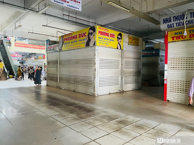 Hé lộ nguyên nhân khiến hàng loạt ki ốt chợ lớn nhất Nghệ An bất ngờ đóng cửa- Ảnh 3. Hé lộ nguyên nhân khiến hàng loạt ki ốt chợ lớn nhất Nghệ An bất ngờ đóng cửa- Ảnh 3.