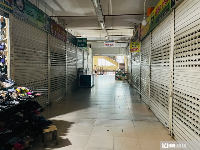 Hé lộ nguyên nhân khiến hàng loạt ki ốt chợ lớn nhất Nghệ An bất ngờ đóng cửa- Ảnh 5. Hé lộ nguyên nhân khiến hàng loạt ki ốt chợ lớn nhất Nghệ An bất ngờ đóng cửa- Ảnh 5.