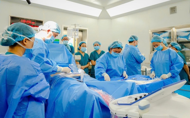 Bộ trưởng Y tế gửi thư khen y bác sĩ bệnh viện Nhi đồng 1 và Từ Dũ- Ảnh 2. Bộ trưởng Y tế gửi thư khen y bác sĩ bệnh viện Nhi đồng 1 và Từ Dũ- Ảnh 2.