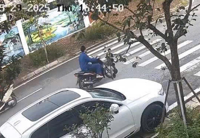 Thủ đoạn xóa dấu vết "như phim Mỹ" của đối tượng cướp ngân hàng BIDV- Ảnh 2.