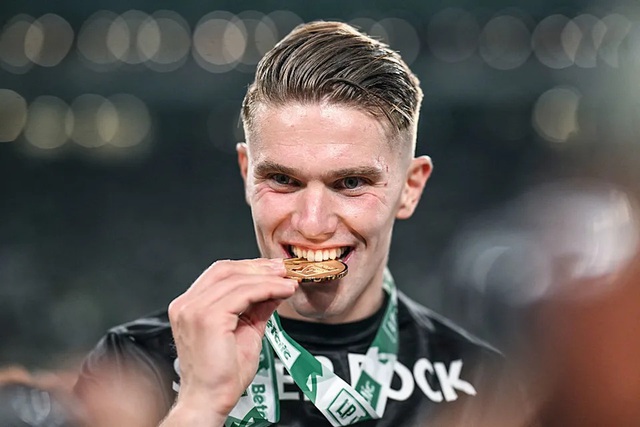 Mức giá được cho là khoảng 100 triệu euro cho Gyokeres dường như quá cao, khiến Arsenal phải chuyển hướng sang các mục tiêu khác. (Ảnh: Getty Images) Mức giá được cho là khoảng 100 triệu euro cho Gyokeres dường như quá cao, khiến Arsenal phải chuyển hướng sang các mục tiêu khác. (Ảnh: Getty Images)