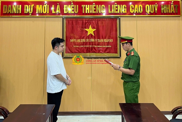 Bắt đối tượng tự xưng giám đốc, lừa đảo chiếm đoạt hàng tỷ đồng- Ảnh 1. Bắt đối tượng tự xưng giám đốc, lừa đảo chiếm đoạt hàng tỷ đồng- Ảnh 1.
