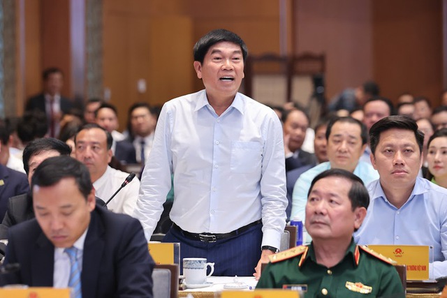 Chủ tịch Hòa Phát đề nghị dự án đầu tư công phải dùng 70% hàng trong nước- Ảnh 1. Chủ tịch Hòa Phát đề nghị dự án đầu tư công phải dùng 70% hàng trong nước- Ảnh 1.