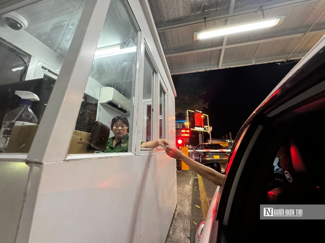 Hơn 130.000 lượt khách qua Tân Sơn Nhất trong ngày 4/5- Ảnh 1. Hơn 130.000 lượt khách qua Tân Sơn Nhất trong ngày 4/5- Ảnh 1.