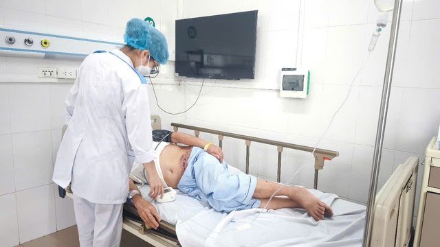 Cảnh báo nguy cơ mù lòa và đột quỵ do zona thần kinh nếu không điều trị kịp thời- Ảnh 2. Cảnh báo nguy cơ mù lòa và đột quỵ do zona thần kinh nếu không điều trị kịp thời- Ảnh 2.