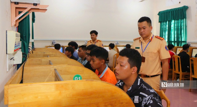 Bình Phước: Thắt chặt giám sát kỳ sát hạch cấp bằng lái xe đầu tiên do công an tổ chức- Ảnh 4.