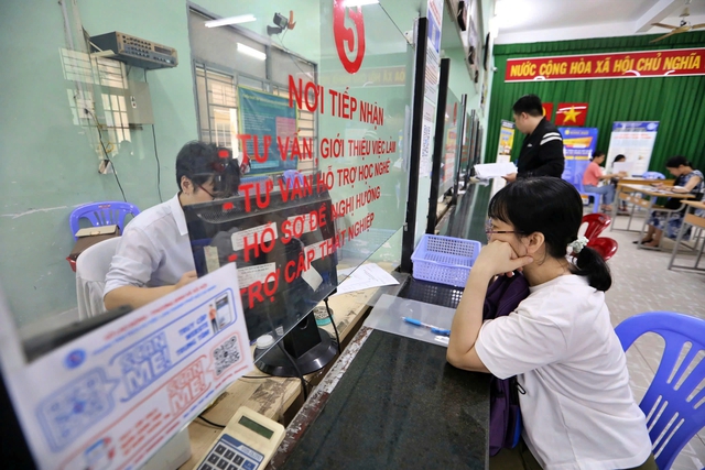 Người lao động chỉ được hưởng trợ cấp thất nghiệp tối đa 12 tháng- Ảnh 2. Người lao động chỉ được hưởng trợ cấp thất nghiệp tối đa 12 tháng- Ảnh 2.
