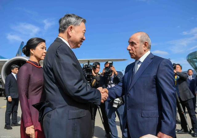 Tổng Bí thư đến Baku, bắt đầu thăm cấp Nhà nước Azerbaijan- Ảnh 1. Tổng Bí thư đến Baku, bắt đầu thăm cấp Nhà nước Azerbaijan- Ảnh 1.