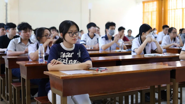 Bản tin 9/5: Số lượng thí sinh đăng ký thi đánh giá năng lực đợt 2 tăng đột biến- Ảnh 1. Bản tin 9/5: Số lượng thí sinh đăng ký thi đánh giá năng lực đợt 2 tăng đột biến- Ảnh 1.