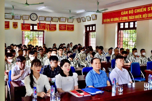 Hội Luật gia tỉnh Ninh Bình đẩy mạnh tuyên truyền pháp luật cho phạm nhân- Ảnh 1. Hội Luật gia tỉnh Ninh Bình đẩy mạnh tuyên truyền pháp luật cho phạm nhân- Ảnh 1.