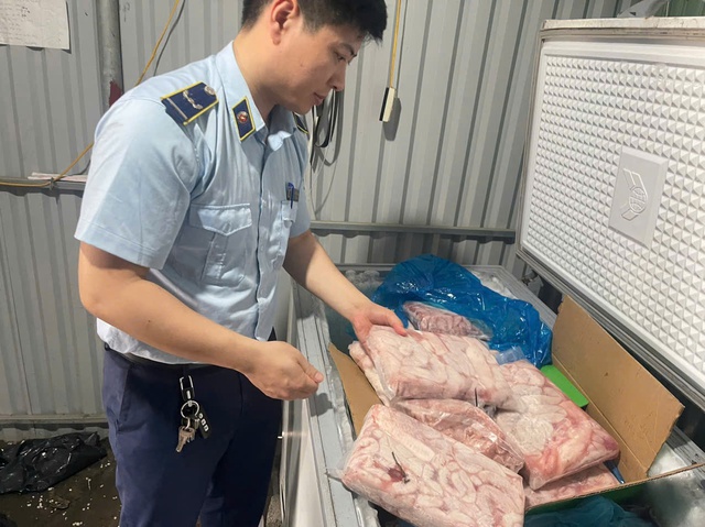 Nghệ An quyết liệt ngăn chặn buôn lậu, gian lận thương mại và hàng giả- Ảnh 3. Nghệ An quyết liệt ngăn chặn buôn lậu, gian lận thương mại và hàng giả- Ảnh 3.
