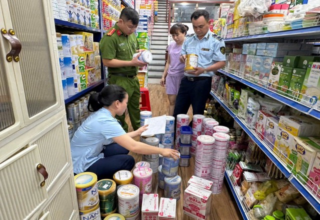 Nghệ An: Phát hiện nhiều sản phẩm sữa bột nhập lậu- Ảnh 1. Nghệ An: Phát hiện nhiều sản phẩm sữa bột nhập lậu- Ảnh 1.
