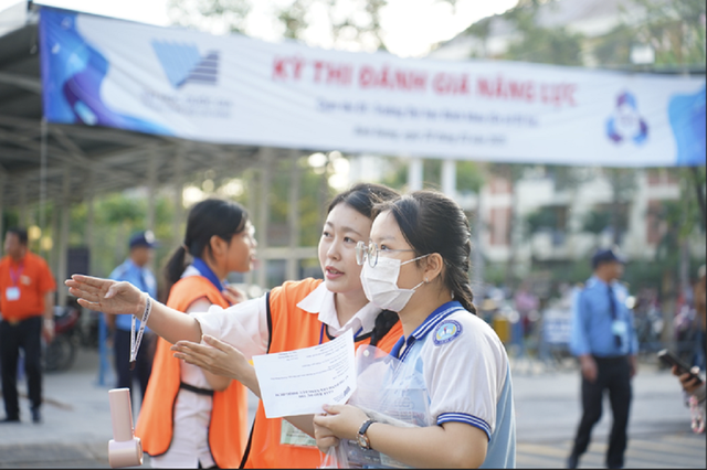 Bản tin 2/6: Gần 70.000 thí sinh thi lại để cải thiện điểm thi đánh giá năng lực- Ảnh 1. Bản tin 2/6: Gần 70.000 thí sinh thi lại để cải thiện điểm thi đánh giá năng lực- Ảnh 1.