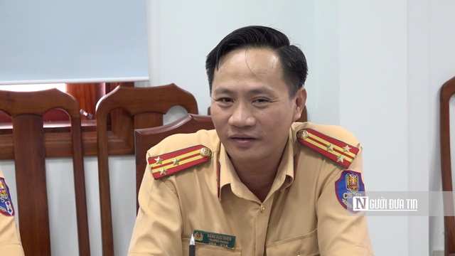 Phập phồng nỗi lo an toàn mùa cao điểm du lịch (kỳ 3): Chở quá tải dưới biển, xe "hết đát" trên bờ- Ảnh 14. Phập phồng nỗi lo an toàn mùa cao điểm du lịch (kỳ 3): Chở quá tải dưới biển, xe "hết đát" trên bờ- Ảnh 14.