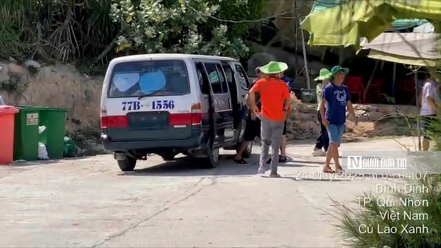 Phập phồng nỗi lo an toàn mùa cao điểm du lịch (kỳ 3): Chở quá tải dưới biển, xe "hết đát" trên bờ- Ảnh 8. Phập phồng nỗi lo an toàn mùa cao điểm du lịch (kỳ 3): Chở quá tải dưới biển, xe "hết đát" trên bờ- Ảnh 8.
