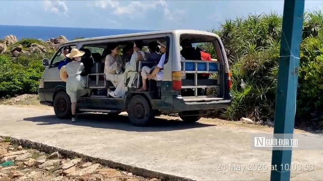 Phập phồng nỗi lo an toàn mùa cao điểm du lịch (kỳ 3): Chở quá tải dưới biển, xe "hết đát" trên bờ- Ảnh 9. Phập phồng nỗi lo an toàn mùa cao điểm du lịch (kỳ 3): Chở quá tải dưới biển, xe "hết đát" trên bờ- Ảnh 9.