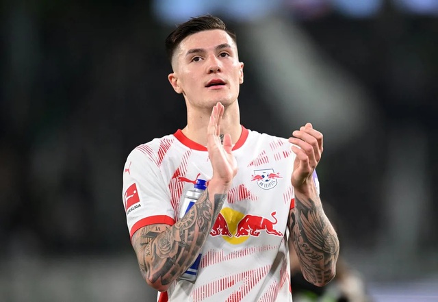 Arsenal đang thúc đẩy việc ký hợp đồng với Benjamin Sesko vào mùa hè này. (Ảnh: Getty Images) Arsenal đang thúc đẩy việc ký hợp đồng với Benjamin Sesko vào mùa hè này. (Ảnh: Getty Images)