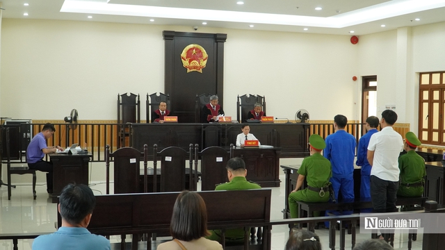 Bản án cho 2 phó giám đốc nhận hối lộ, làm khống hồ sơ tại trung tâm đăng kiểm ở Bình Thuận- Ảnh 5. Bản án cho 2 phó giám đốc nhận hối lộ, làm khống hồ sơ tại trung tâm đăng kiểm ở Bình Thuận- Ảnh 5.