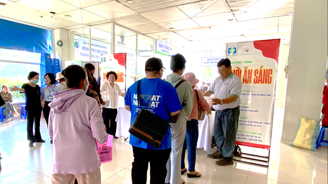 Nutifood tiếp sức dinh dưỡng cho bệnh nhân khó khăn- Ảnh 4. Nutifood tiếp sức dinh dưỡng cho bệnh nhân khó khăn- Ảnh 4.