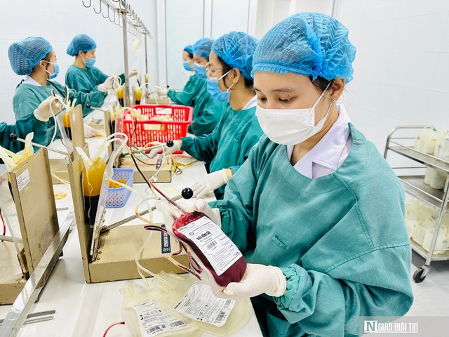 Nguồn dự trữ máu khan hiếm, nhiều bệnh nhân mỏi mòn chờ đợi- Ảnh 2. Nguồn dự trữ máu khan hiếm, nhiều bệnh nhân mỏi mòn chờ đợi- Ảnh 2.