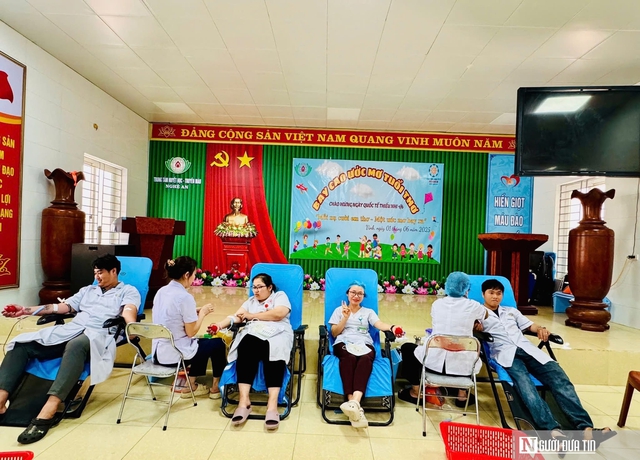 Nguồn dự trữ máu khan hiếm, nhiều bệnh nhân mỏi mòn chờ đợi- Ảnh 3. Nguồn dự trữ máu khan hiếm, nhiều bệnh nhân mỏi mòn chờ đợi- Ảnh 3.