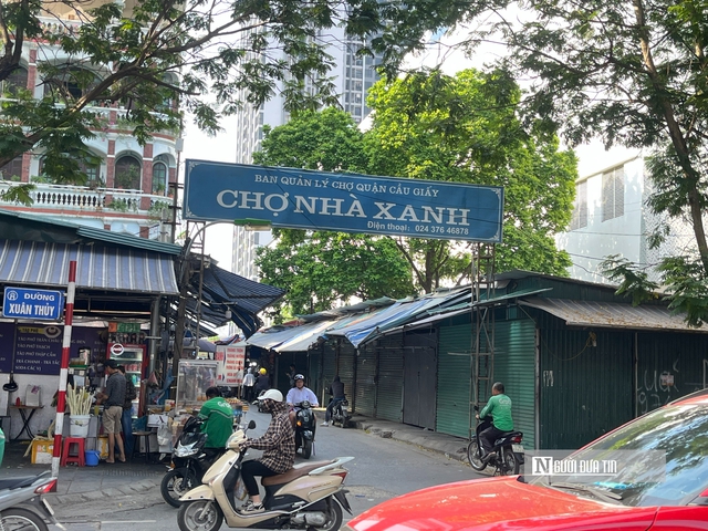 Cảnh hiếm thấy tại "chợ sinh viên" lớn nhất quận Cầu Giấy- Ảnh 1. Cảnh hiếm thấy tại "chợ sinh viên" lớn nhất quận Cầu Giấy- Ảnh 1.
