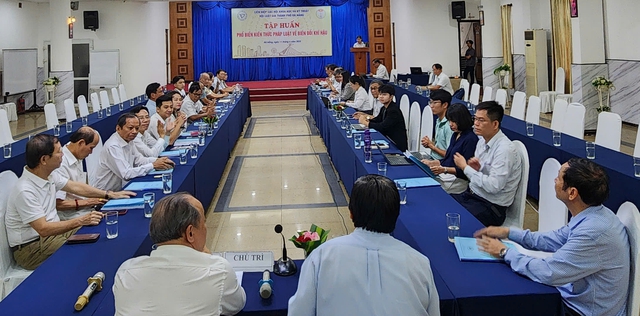 Luật gia Đà Nẵng được trang bị kiến thức ứng phó biến đổi khí hậu- Ảnh 5. Luật gia Đà Nẵng được trang bị kiến thức ứng phó biến đổi khí hậu- Ảnh 5.