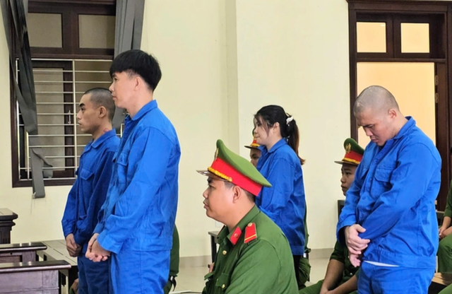 Đề nghị 4 án tử hình với nhóm mua bán ma túy, tông chết 1 CSGT và 2 người dân- Ảnh 1. Đề nghị 4 án tử hình với nhóm mua bán ma túy, tông chết 1 CSGT và 2 người dân- Ảnh 1.
