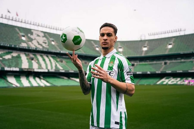 Antony đang trải qua một giai đoạn hồi sinh mạnh mẽ trong màu áo Real Betis sau khi được cho mượn vào tháng 1. Antony đang trải qua một giai đoạn hồi sinh mạnh mẽ trong màu áo Real Betis sau khi được cho mượn vào tháng 1.