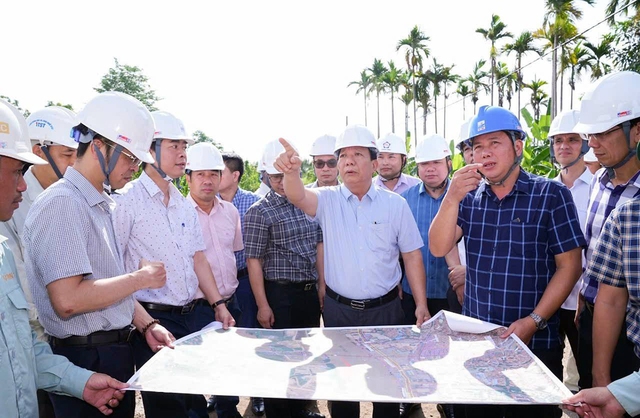 Hải Phòng chỉ đạo gỡ khó mặt bằng dự án cầu vượt sông Cấm hơn 6.200 tỷ đồng- Ảnh 1. Hải Phòng chỉ đạo gỡ khó mặt bằng dự án cầu vượt sông Cấm hơn 6.200 tỷ đồng- Ảnh 1.