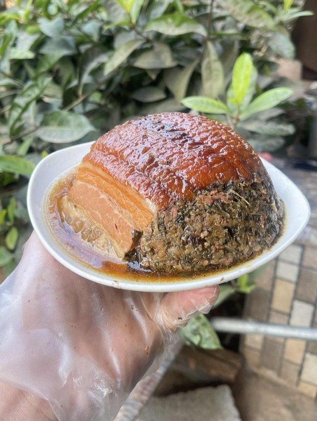 Đặc sản chờ gần 5 tiếng mới "ra lò", xưa ít người biết nay dân phố thích mê- Ảnh 3. Đặc sản chờ gần 5 tiếng mới "ra lò", xưa ít người biết nay dân phố thích mê- Ảnh 3.