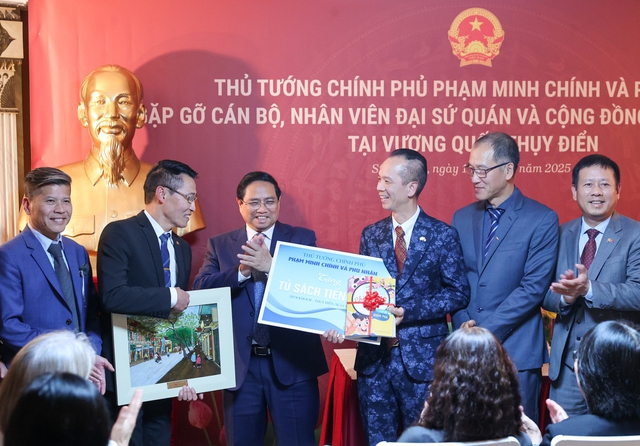 Thủ tướng: "Tự lo được cho mình, cho gia đình mình cũng là yêu nước"- Ảnh 2. Thủ tướng: "Tự lo được cho mình, cho gia đình mình cũng là yêu nước"- Ảnh 2.