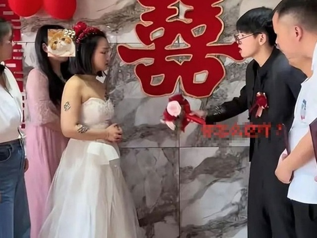 Đang làm đám cưới thì phát hiện "bí mật động trời" về cô dâu, chú rể "quay xe"- Ảnh 2. Đang làm đám cưới thì phát hiện "bí mật động trời" về cô dâu, chú rể "quay xe"- Ảnh 2.