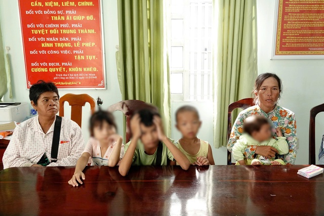 Bắt nữ nghi phạm chuyên cướp vé số của người già, trẻ em- Ảnh 3. Bắt nữ nghi phạm chuyên cướp vé số của người già, trẻ em- Ảnh 3.