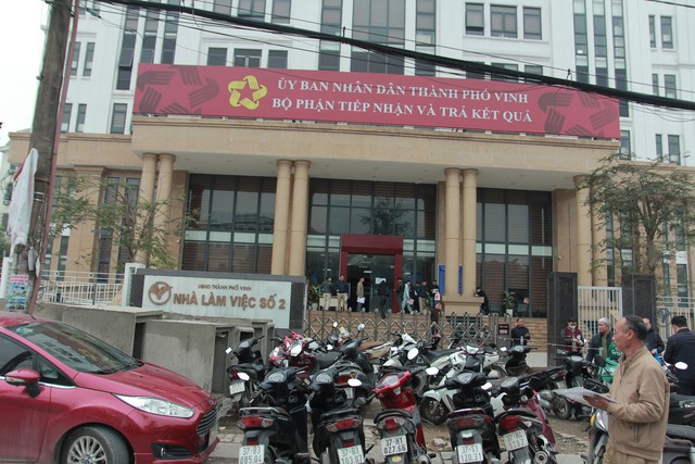 Lãnh đạo Nghệ An: Ứng dụng công nghệ thông tin trong giải quyết thủ tục hành chính tiếp tục là nhiệm vụ trọng tâm- Ảnh 1. Lãnh đạo Nghệ An: Ứng dụng công nghệ thông tin trong giải quyết thủ tục hành chính tiếp tục là nhiệm vụ trọng tâm- Ảnh 1.