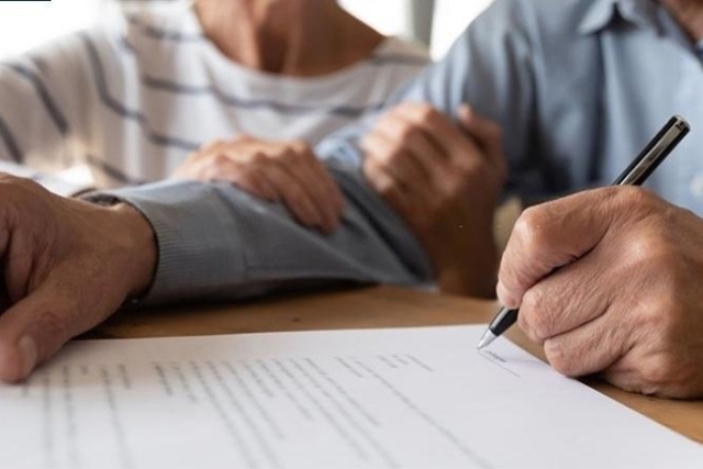 Di chúc thừa kế nhà đất viết tay có hợp pháp?- Ảnh 1. Di chúc thừa kế nhà đất viết tay có hợp pháp?- Ảnh 1.