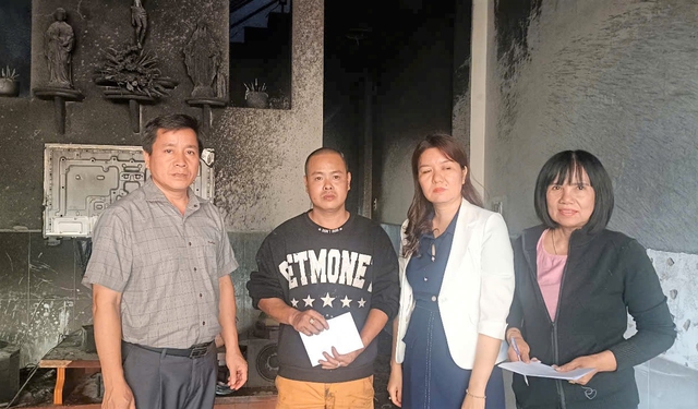 Thoát nạn trong gang tấc: Cả gia đình 5 người kịp chạy khỏi đám cháy - Ảnh 3. Thoát nạn trong gang tấc: Cả gia đình 5 người kịp chạy khỏi đám cháy - Ảnh 3.