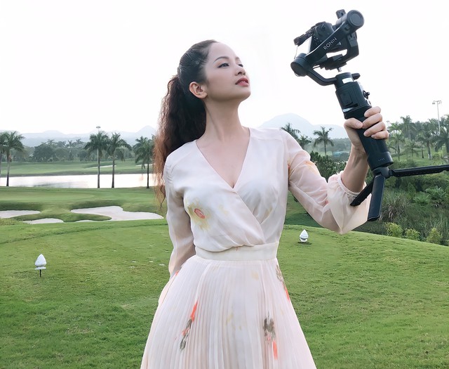 Sao phim "Phía trước là bầu trời" tiết lộ mối duyên làm BTV truyền hình- Ảnh 3. Sao phim "Phía trước là bầu trời" tiết lộ mối duyên làm BTV truyền hình- Ảnh 3.