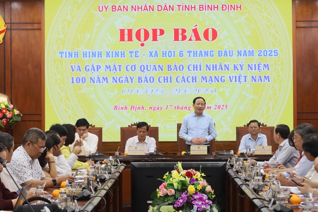 Bình Định vận hành thử mô hình chính quyền 2 cấp, bước đột phá chuẩn bị sáp nhập tỉnh- Ảnh 2. Bình Định vận hành thử mô hình chính quyền 2 cấp, bước đột phá chuẩn bị sáp nhập tỉnh- Ảnh 2.