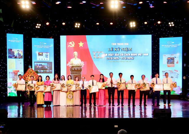 Thanh Hóa long trọng tổ chức Lễ kỷ niệm 100 năm ngày Báo chí Cách mạng Việt Nam- Ảnh 2. Thanh Hóa long trọng tổ chức Lễ kỷ niệm 100 năm ngày Báo chí Cách mạng Việt Nam- Ảnh 2.