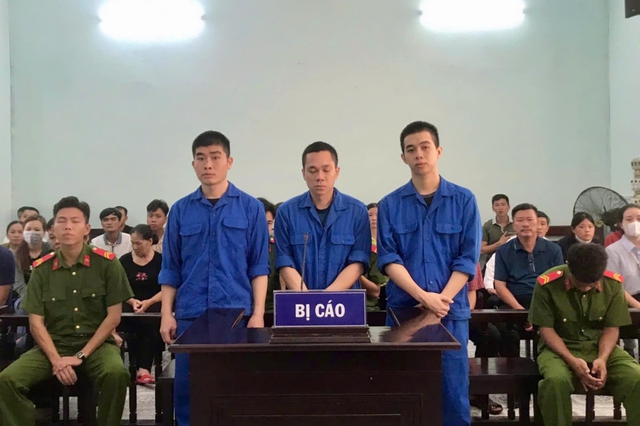 “Chơi” ma tuý trong quán bar, 3 "nam thanh" nhận kết đắng- Ảnh 1. “Chơi” ma tuý trong quán bar, 3 "nam thanh" nhận kết đắng- Ảnh 1.
