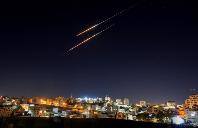 Đụng độ quân sự Israel-Iran: “Khe cửa hẹp” cho ngoại giao hạ nhiệt xung đột- Ảnh 2. Đụng độ quân sự Israel-Iran: “Khe cửa hẹp” cho ngoại giao hạ nhiệt xung đột- Ảnh 2.