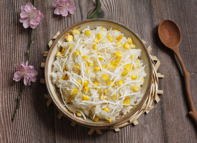 "5 không" khi ăn xôi, biết để gìn giữ sức khỏe "vàng"- Ảnh 1. "5 không" khi ăn xôi, biết để gìn giữ sức khỏe "vàng"- Ảnh 1.